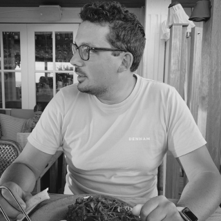 Bram Smulders eating a steak